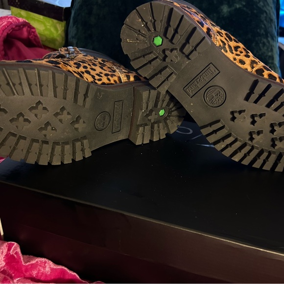 Like new! Pony hair Timberland lug sole boots. - Picture 6 of 7